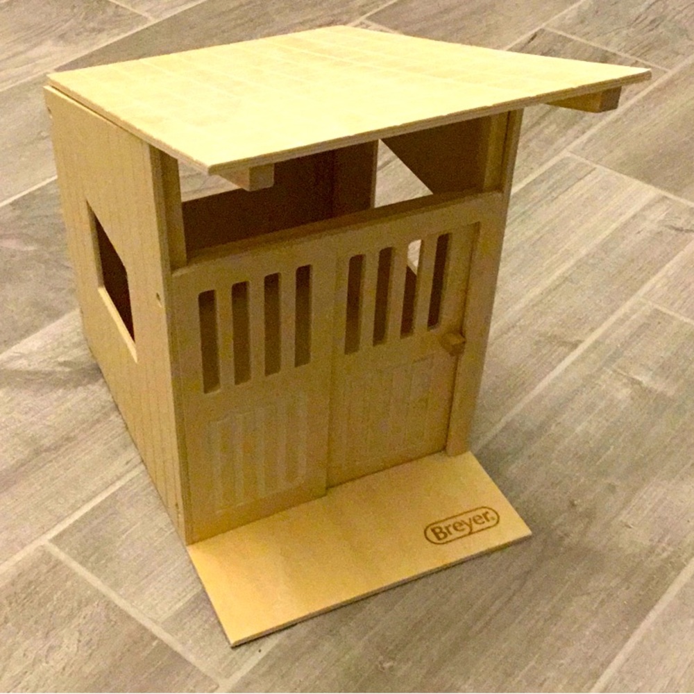 Breyer Classics Hilltop Stable